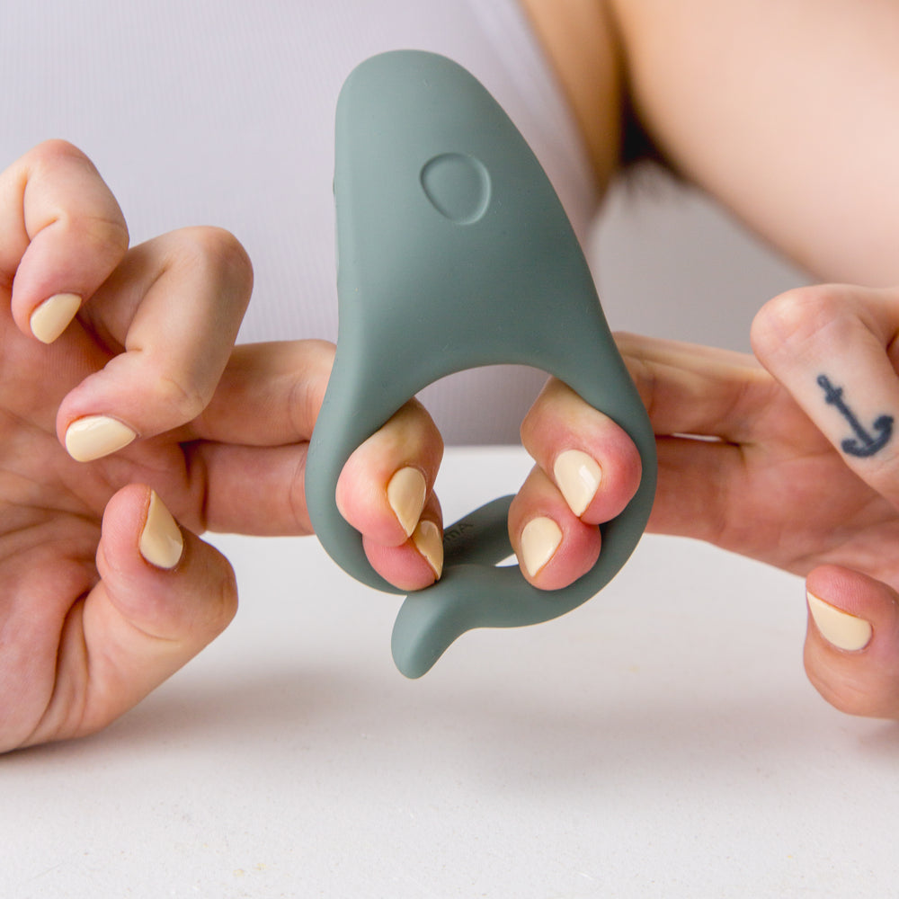 Dame Hug Vibrating Adjustable Ring